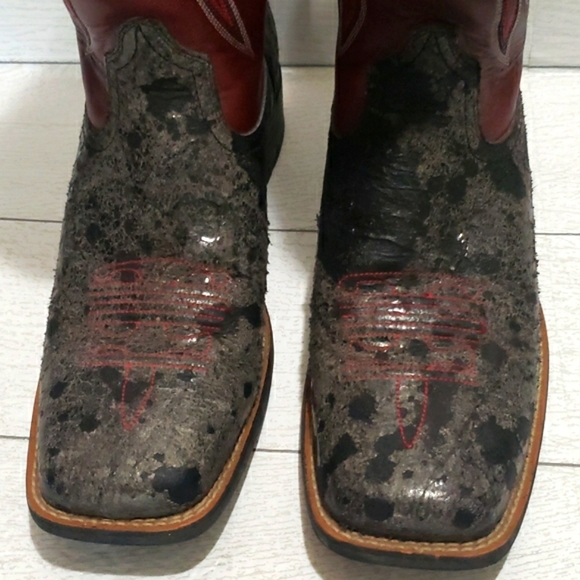 Ariat 10B burgundy and distress black leather square toe mens cowboy boo… - Picture 3 of 9